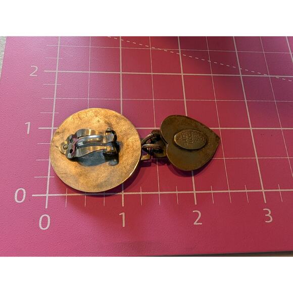 Signed Marjorie Baer SF Mixed Metal Industrial Modern Heart Dangle Clip Earrings - Picture 4 of 5